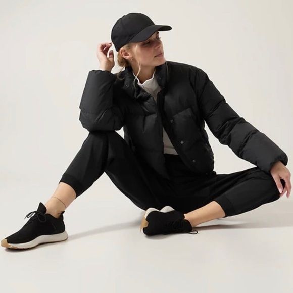 NEW Athleta Get Set Hybrid Joggers Size Medium Black Casual Athleisure - Picture 2 of 9